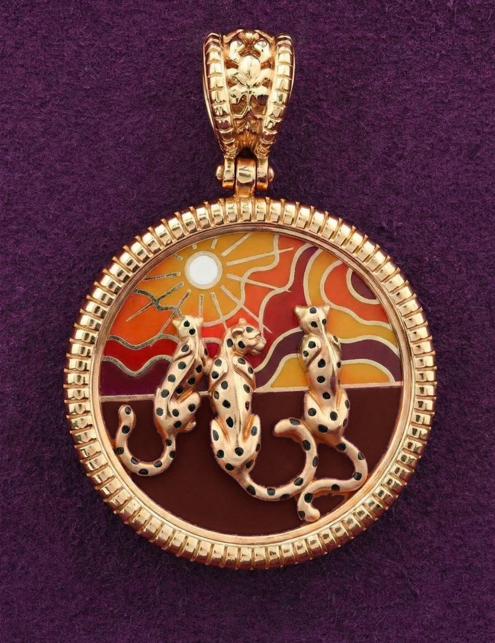 Подвеска из золота c эмалью