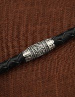 Гайтан из белого золота c кожаным шнурком