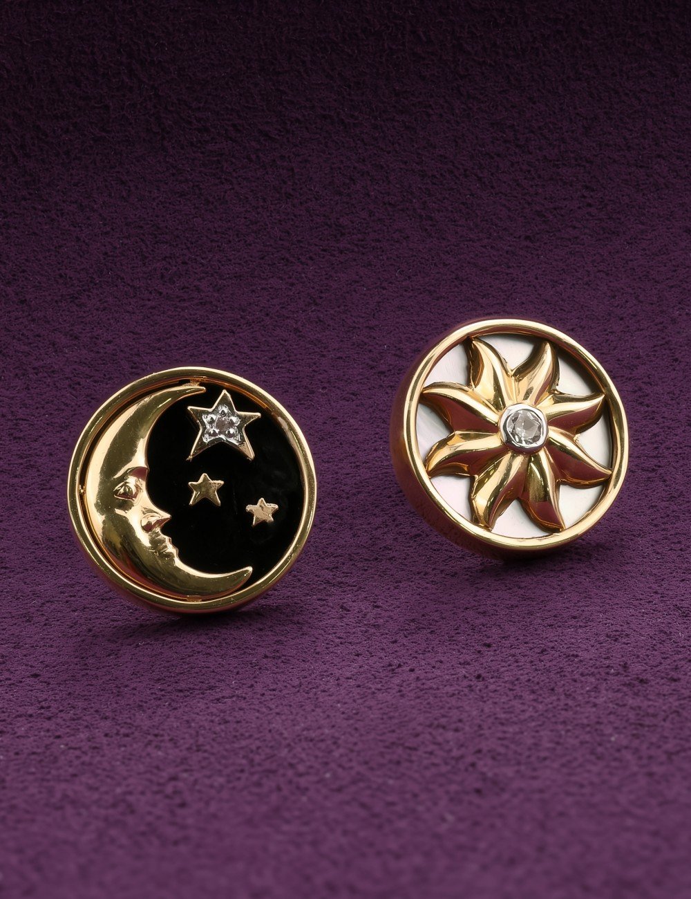 Серьги из золота c бриллиантами, ониксом и перламутром