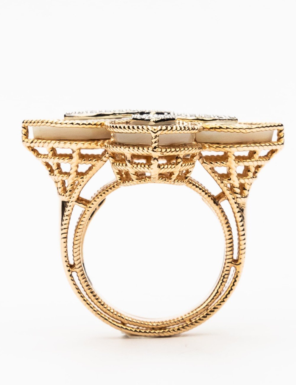 Кольцо из золота c бриллиантами и перламутром