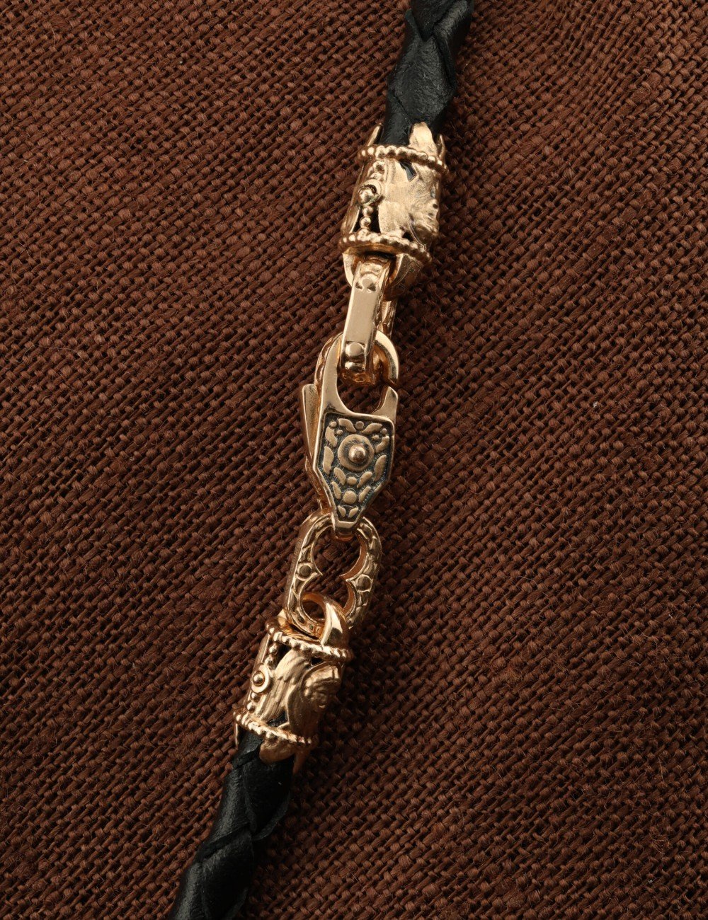 Гайтан из золота c кожаным шнурком