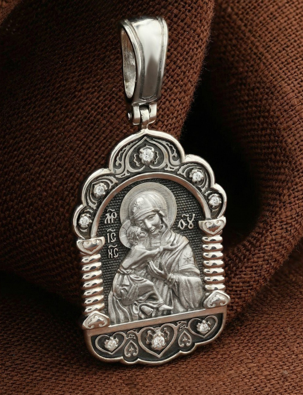 Образок из белого золота c бриллиантами