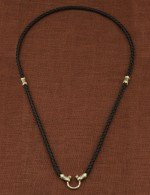 Шнурок шёлковый из зелёного золота c шёлковым шнурком