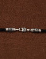 Шнурок шёлковый из белого золота c шёлковым шнурком