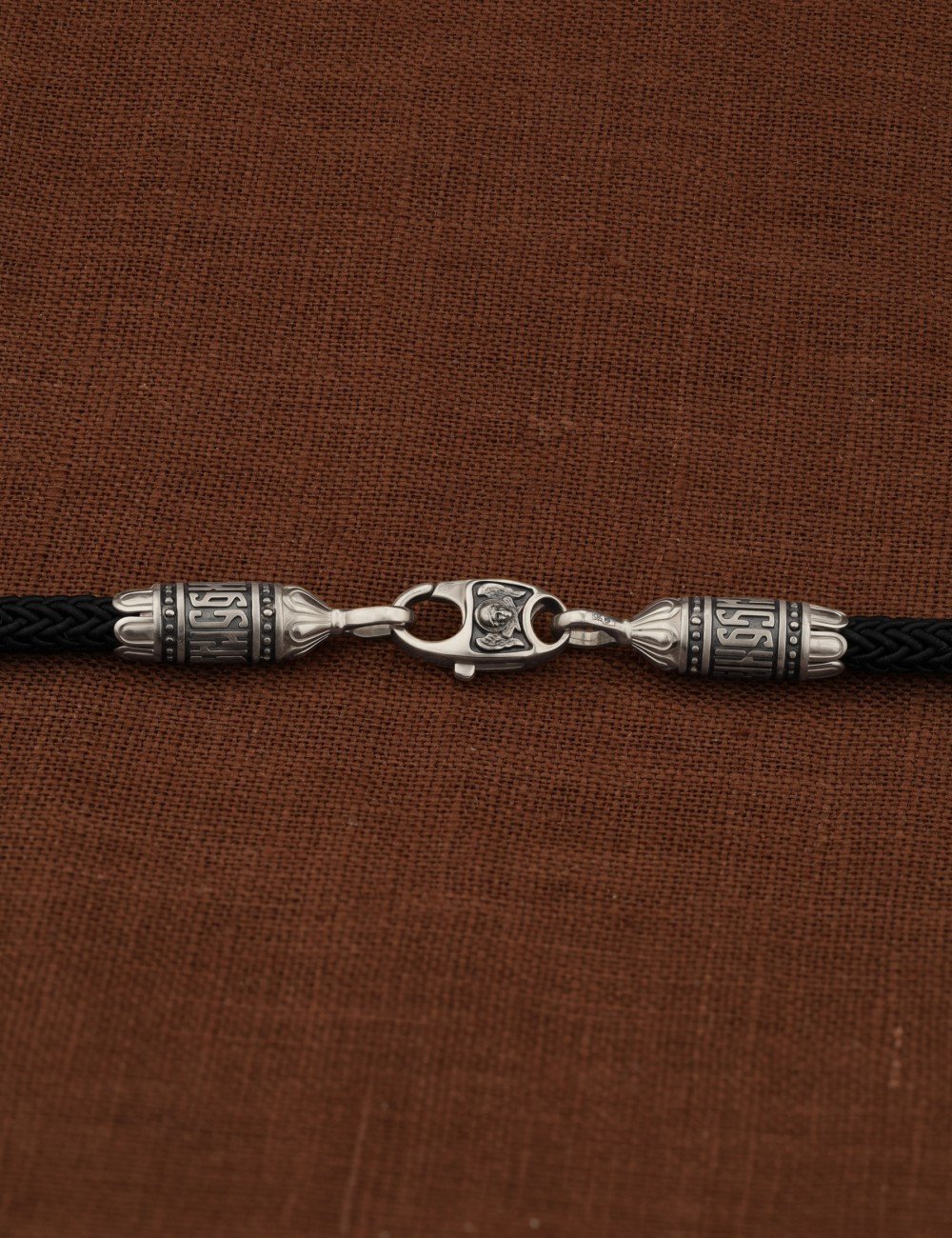 Шнурок шёлковый из белого золота c шёлковым шнурком