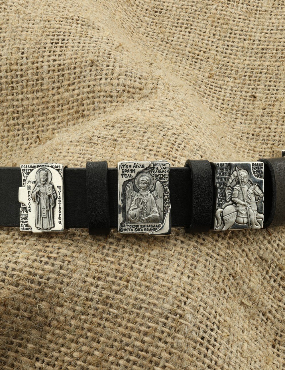 Браслет из серебра c кожаным шнурком