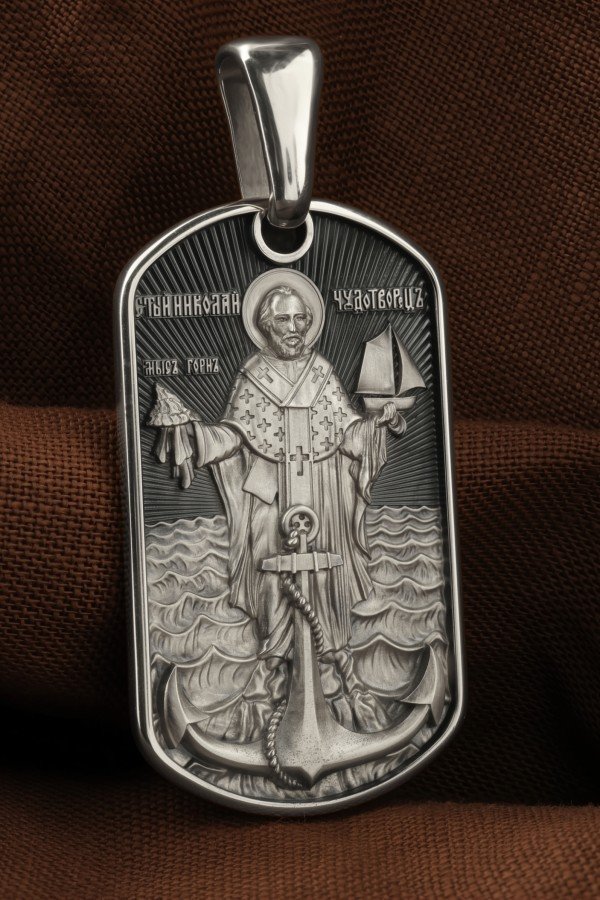 Образок из белого золота c эмалью