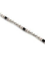 Браслет из белого золота c жемчугом и ониксом