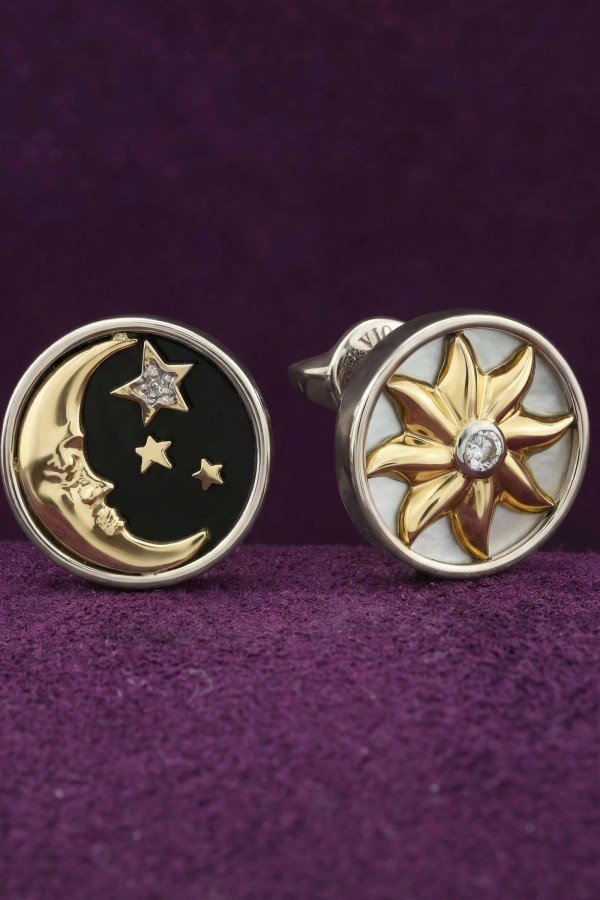 Серьги из белого золота c бриллиантами, ониксом и перламутром