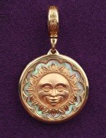 Подвеска из золота c перламутром