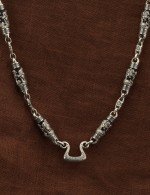 Цепь из белого золота c эмалью и эбеновым деревом