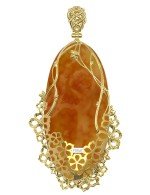 Подвеска из лимонного золота c росписным янтарём