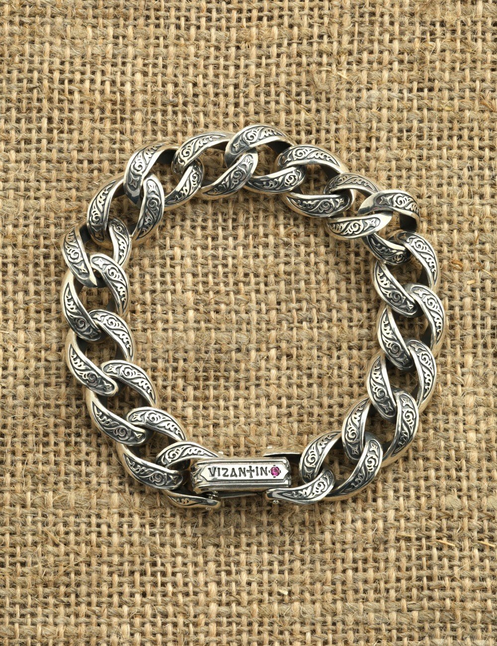 Браслет из серебра c рубином