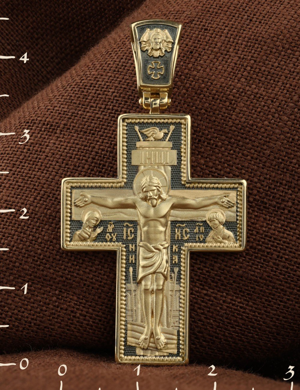 Крест из лимонного золота