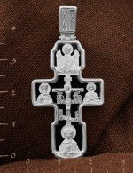 Крест из белого золота c ониксом