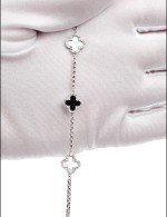 Браслет из белого золота c бриллиантами, ониксом и перламутром