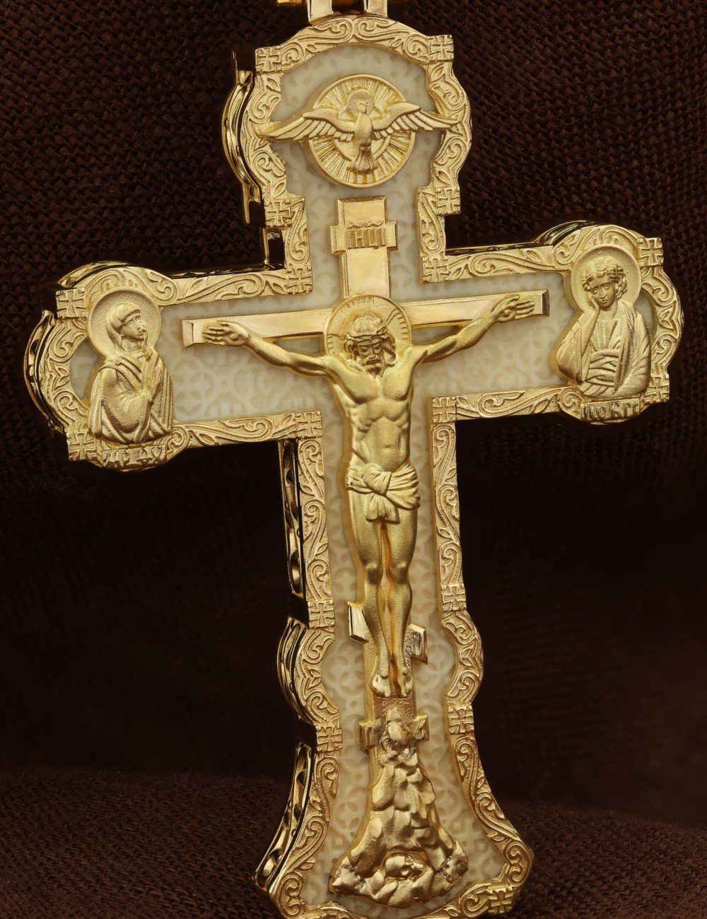 Крест из золота c бивнем мамонта