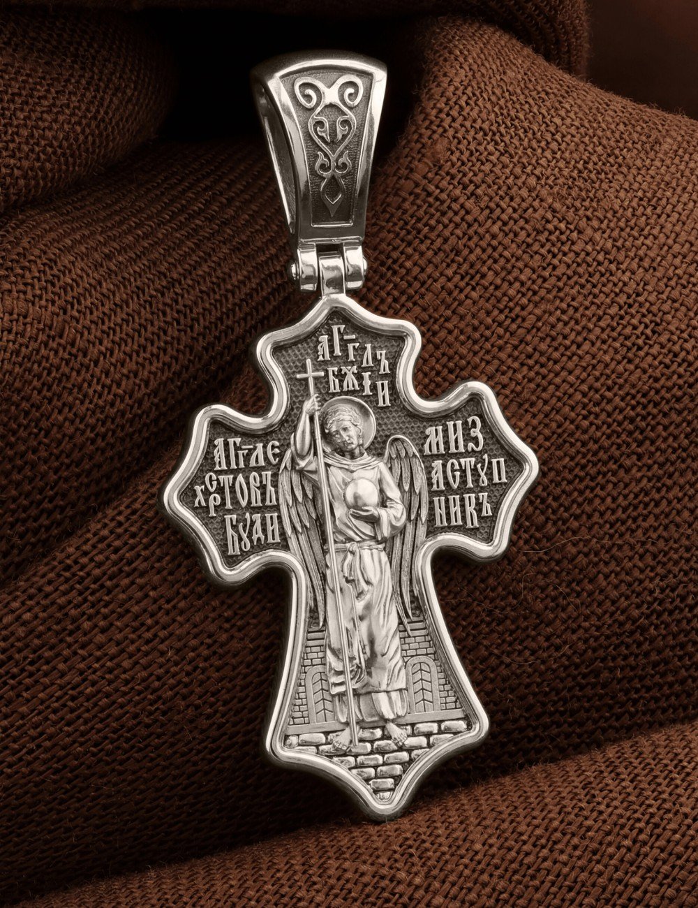 Крест из белого золота