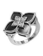 Кольцо из белого золота c бриллиантами и ониксом