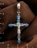 Крест из белого золота c жадеитом
