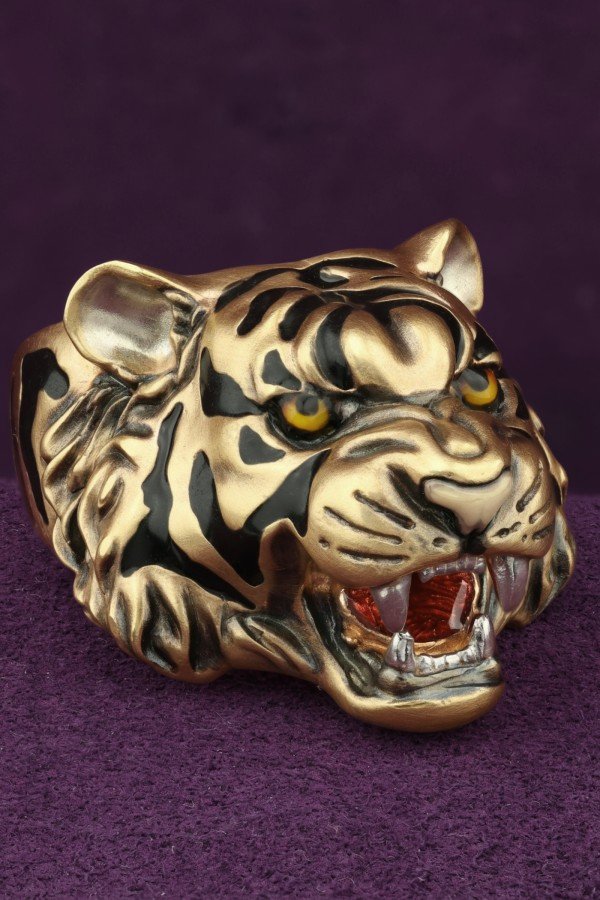 Кольцо из лимонного золота c эмалью