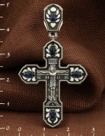 Крест из белого золота c эмалью и сапфиром