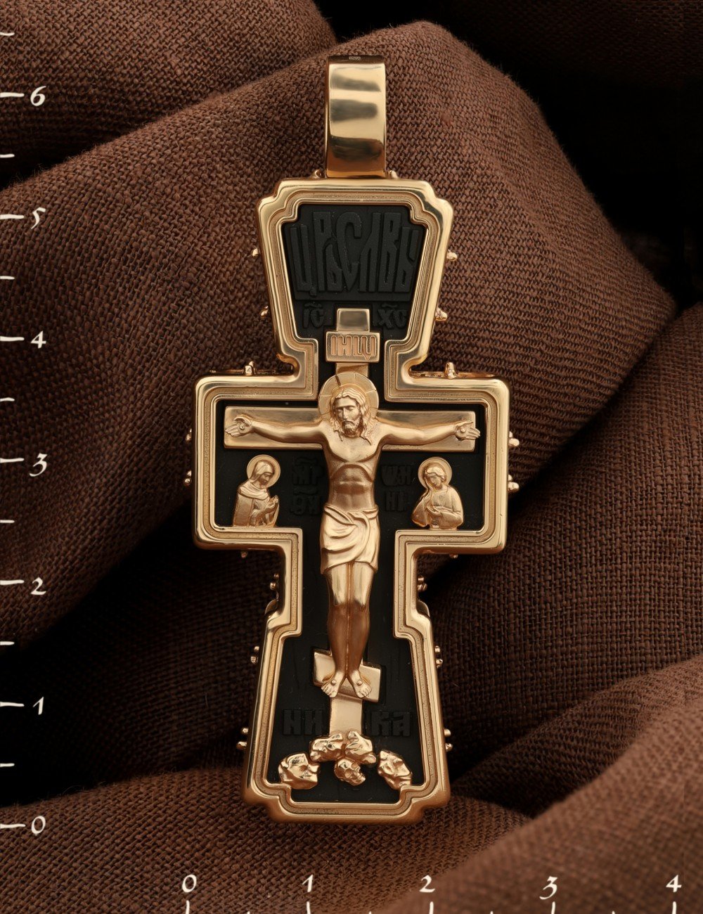 Крест из золота c эбеновым деревом