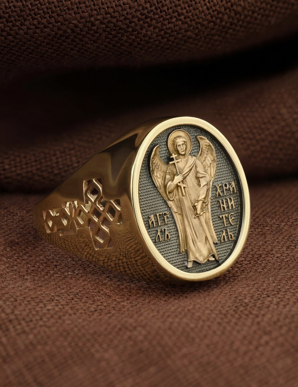 Кольцо из лимонного золота