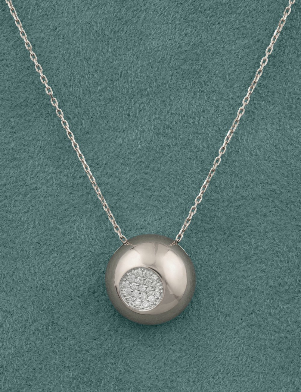 Колье из белого золота c бриллиантами