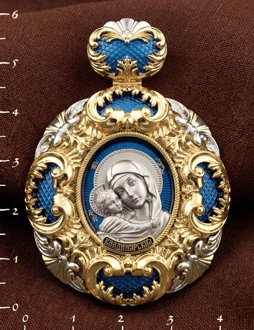 Образок из лимонного золота c эмалью