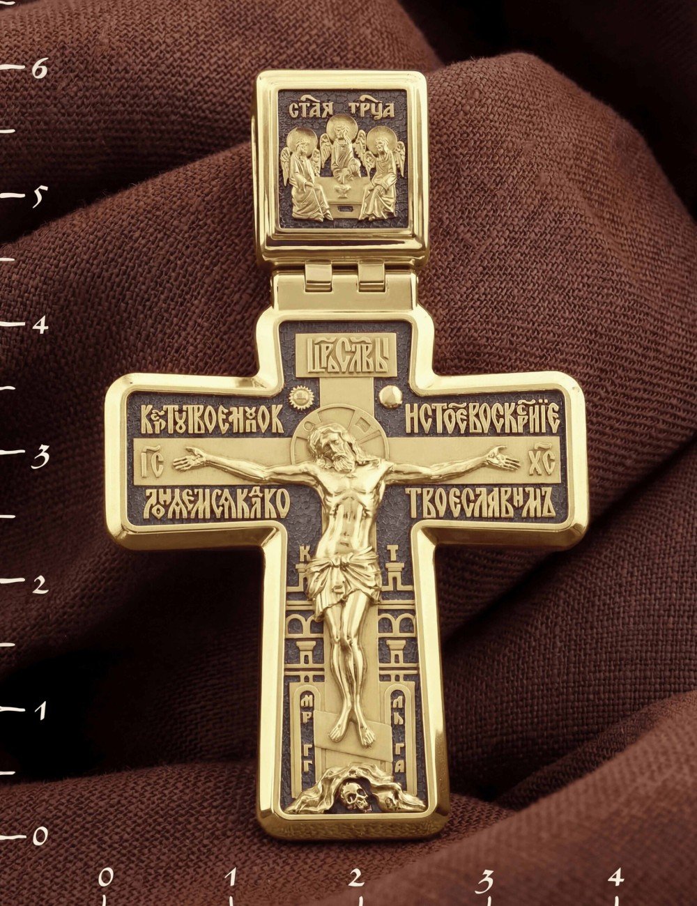 Крест из лимонного золота