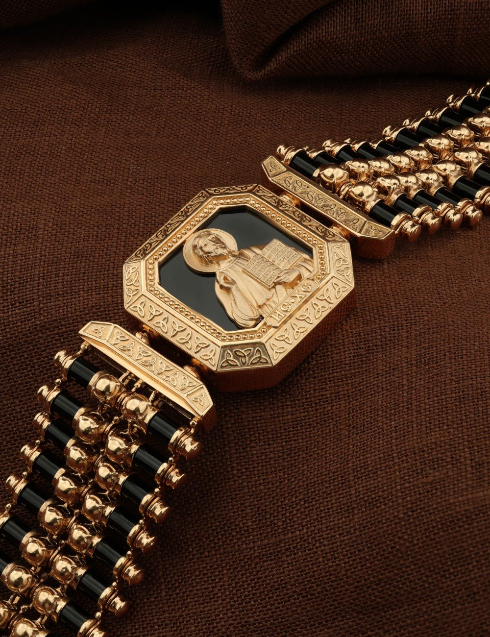 Браслет из золота c ониксом