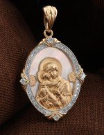 Образок из золота c бриллиантами и перламутром