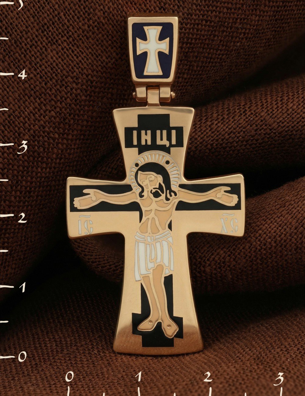 Крест из золота c эмалью