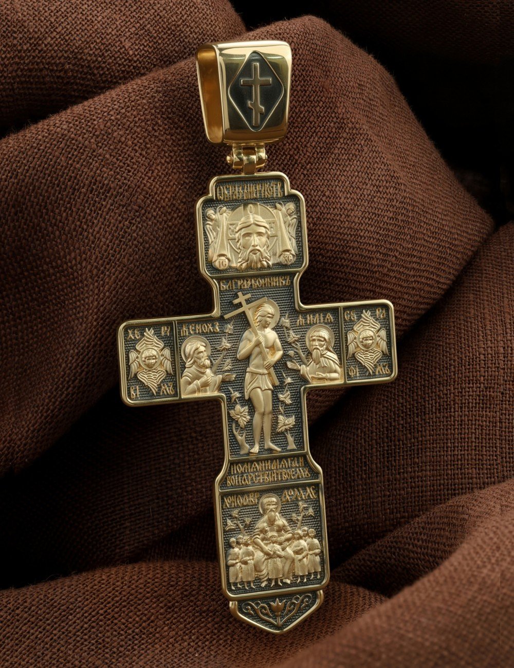 Крест из лимонного золота