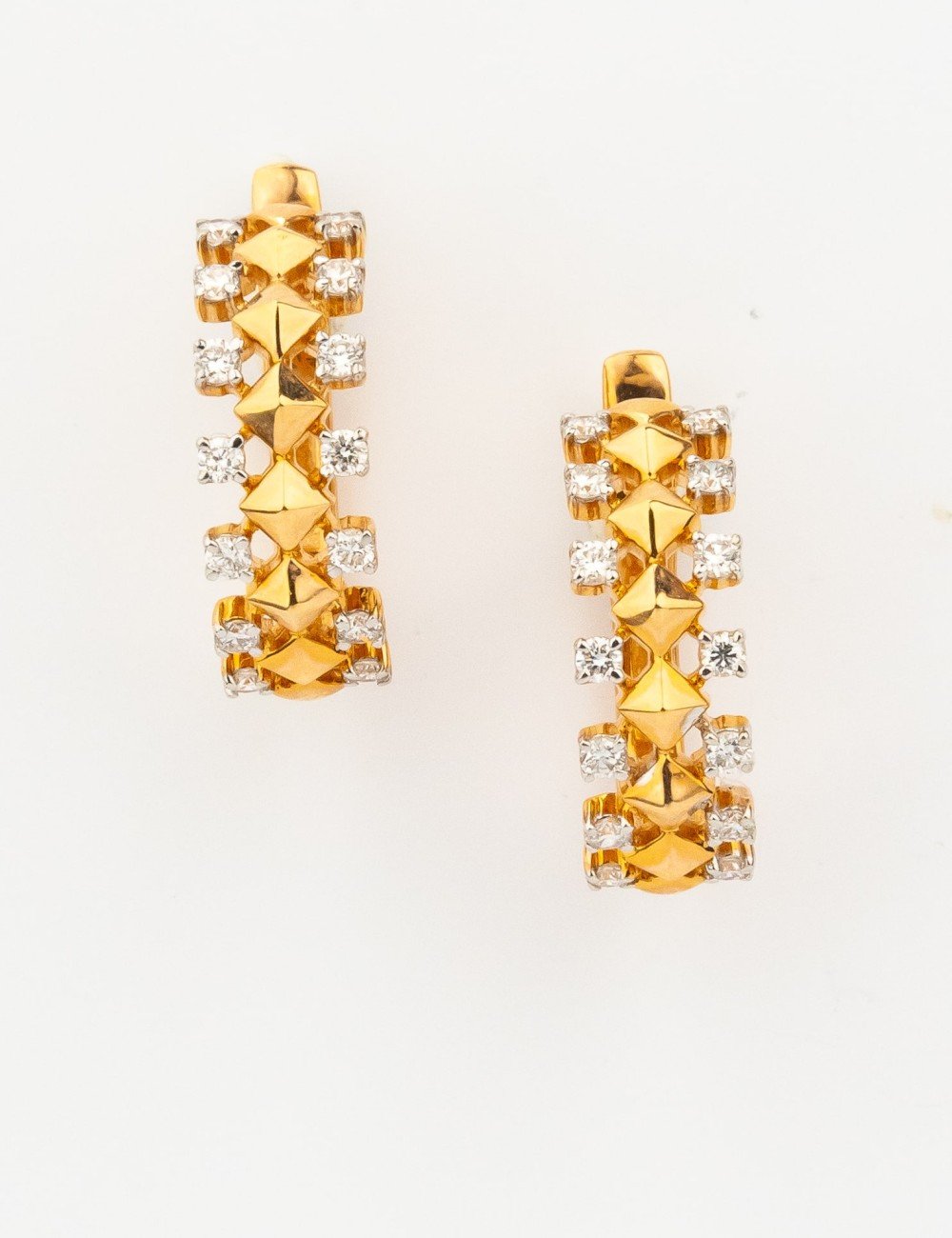 Серьги из золота c бриллиантами