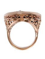 Кольцо из золота c ониксом и перламутром