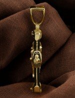 Крест из лимонного золота c эбеновым деревом