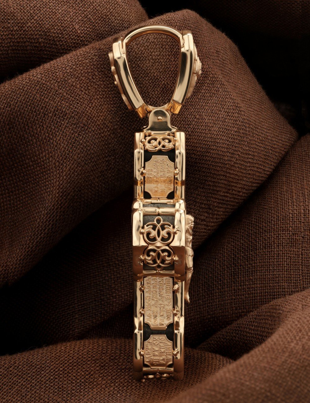 Крест из золота c эбеновым деревом