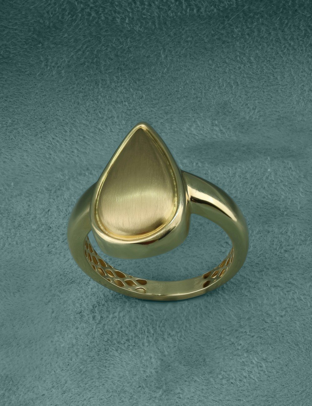 Кольцо из лимонного золота