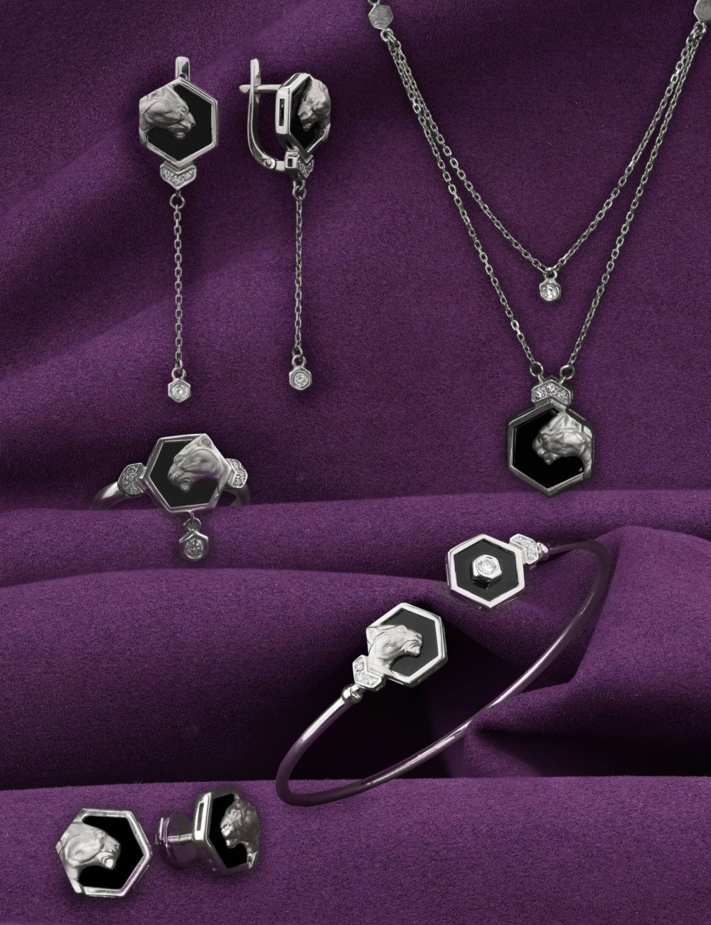 Серьги из белого золота c бриллиантами и ониксом