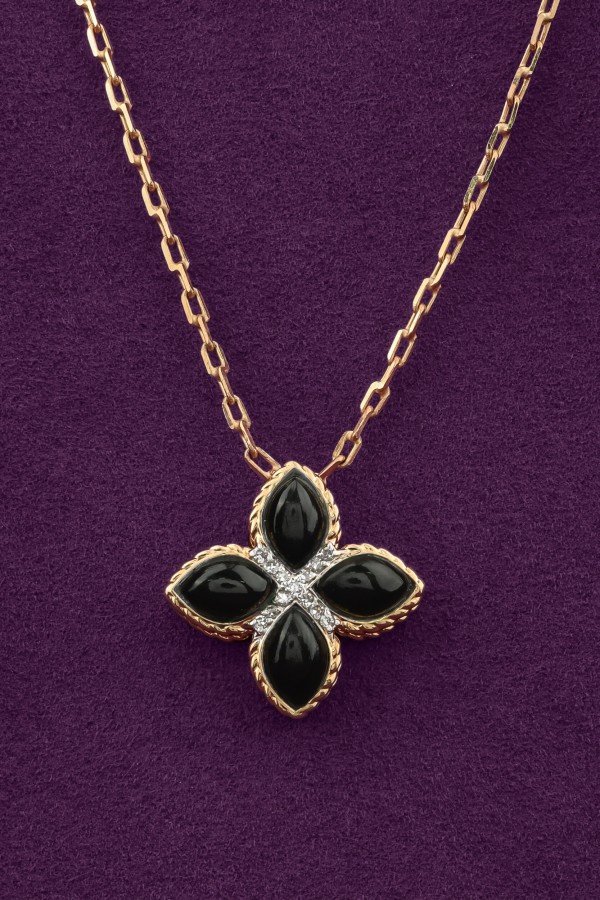 Колье из золота c бриллиантами и ониксом