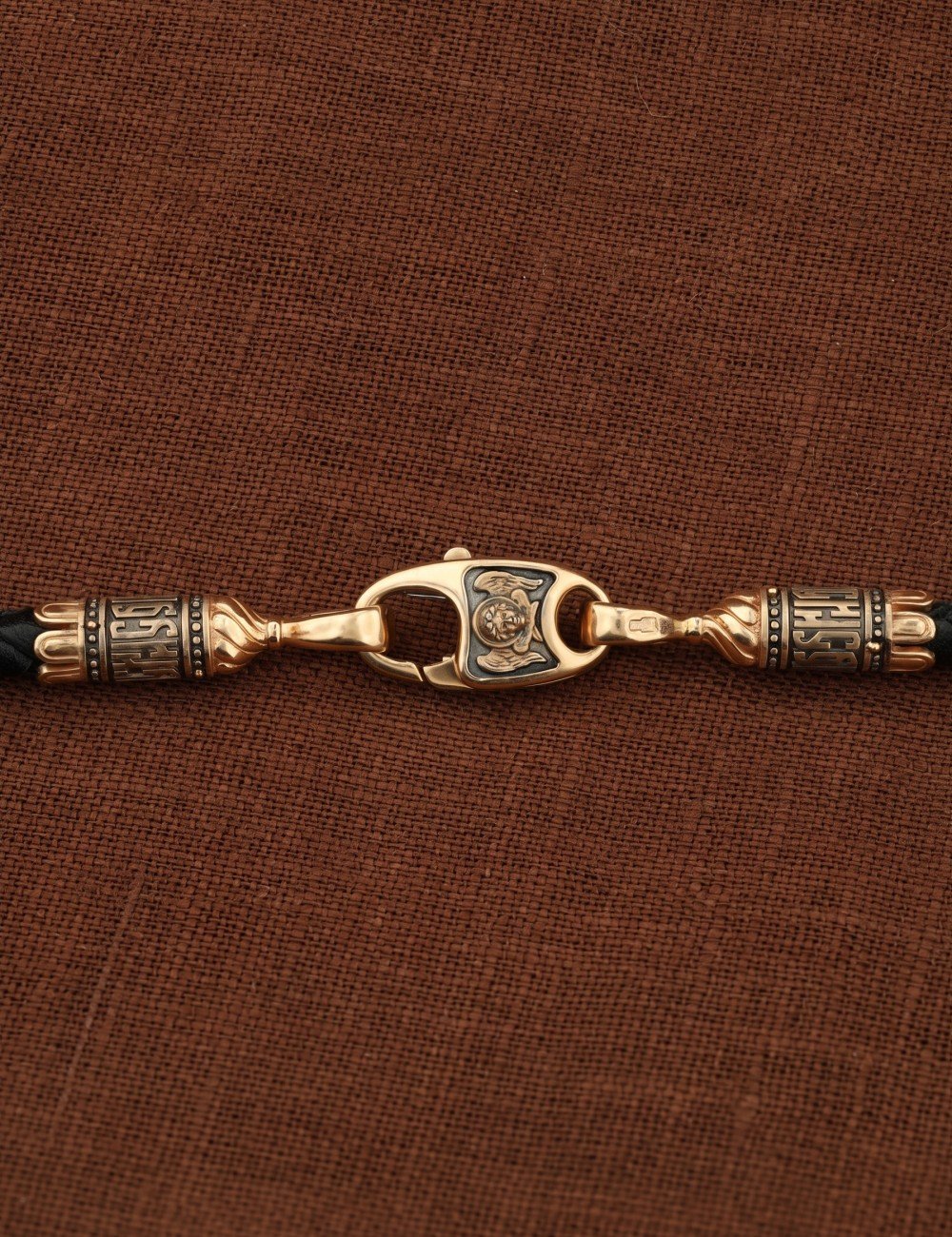 Гайтан из золота c кожаным шнурком