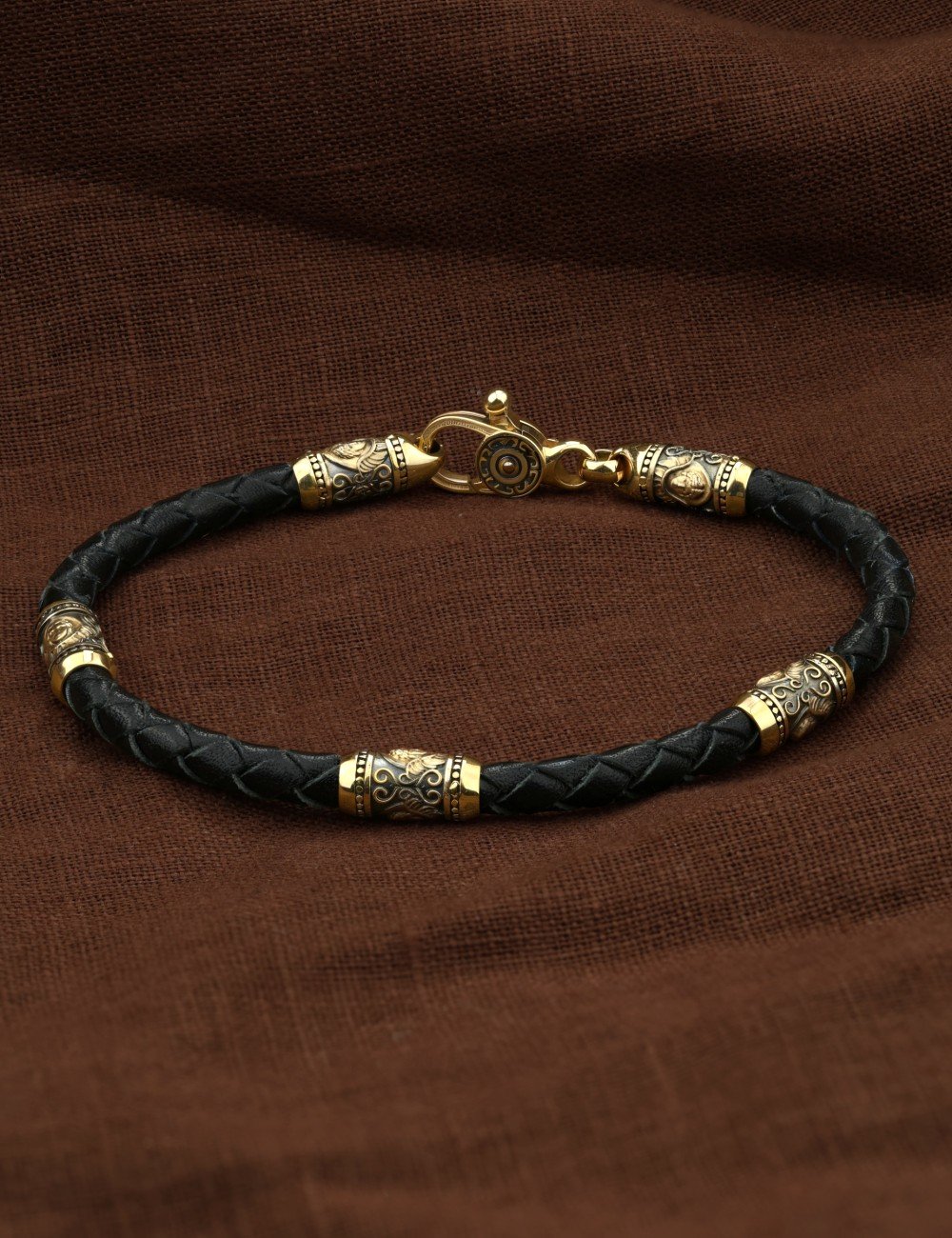 Браслет из лимонного золота c кожаным шнурком