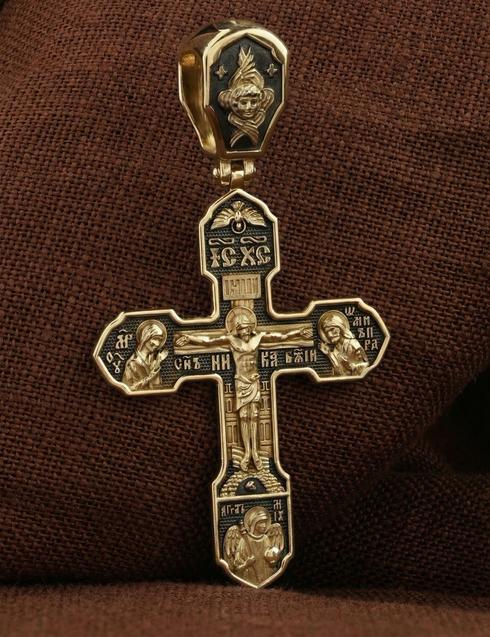 Крест из лимонного золота