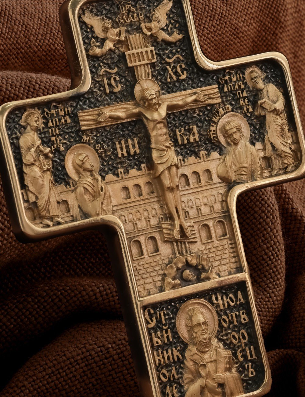 Крест из золота