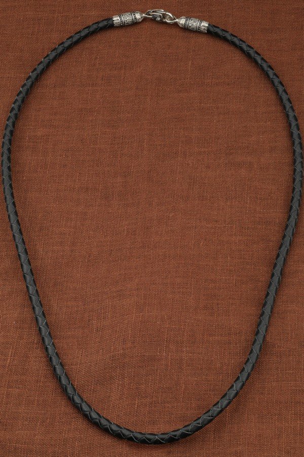 Гайтан из белого золота c кожаным шнурком