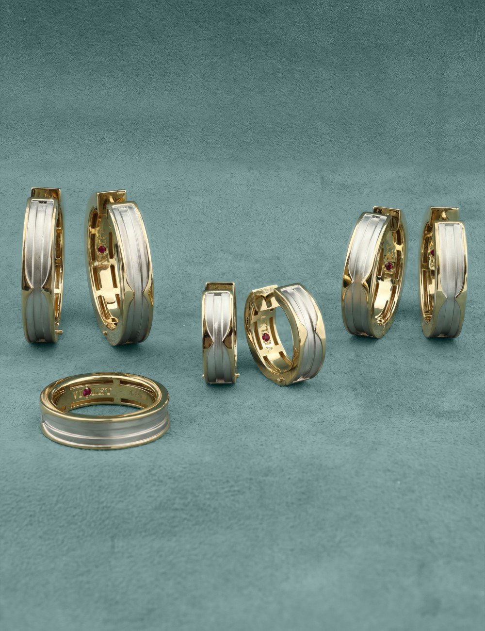 Кольцо из лимонного золота c рубином