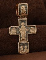 Крест из золота