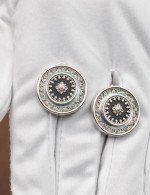 Серьги из белого золота c ониксом и перламутром